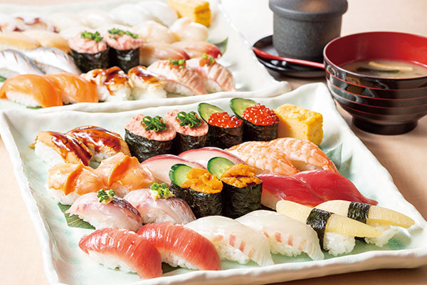 夏休みやお盆休みは、雛鮨でお腹いっぱいお寿司を堪能！