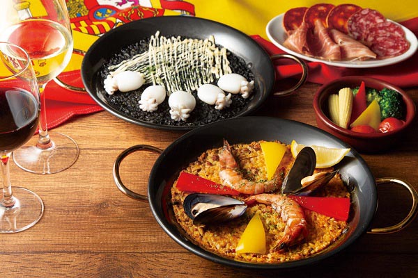 【おすすめ】スペイン伝統の味わい「パエリア」とワインの饗宴