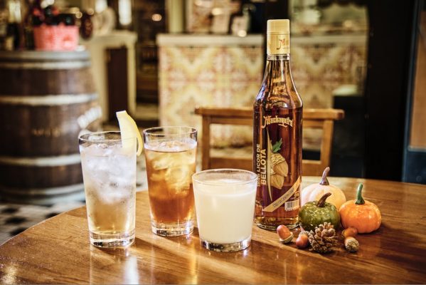 【期間限定】スペイン産どんぐりのリキュールのカクテル、9月1日より登場！