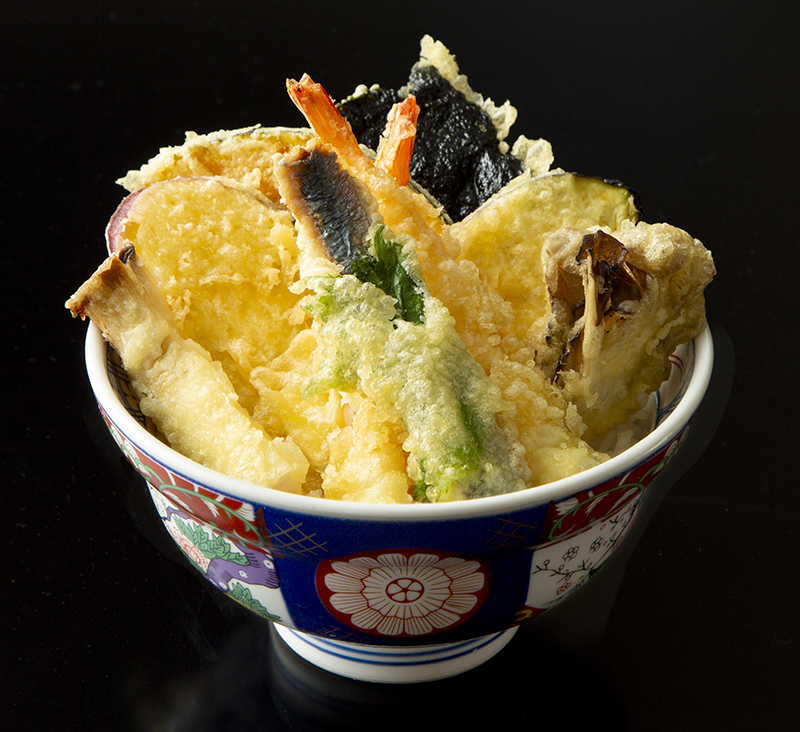 9月3日より販売中！秋の季節天丼「さんまと秋野菜の天丼」