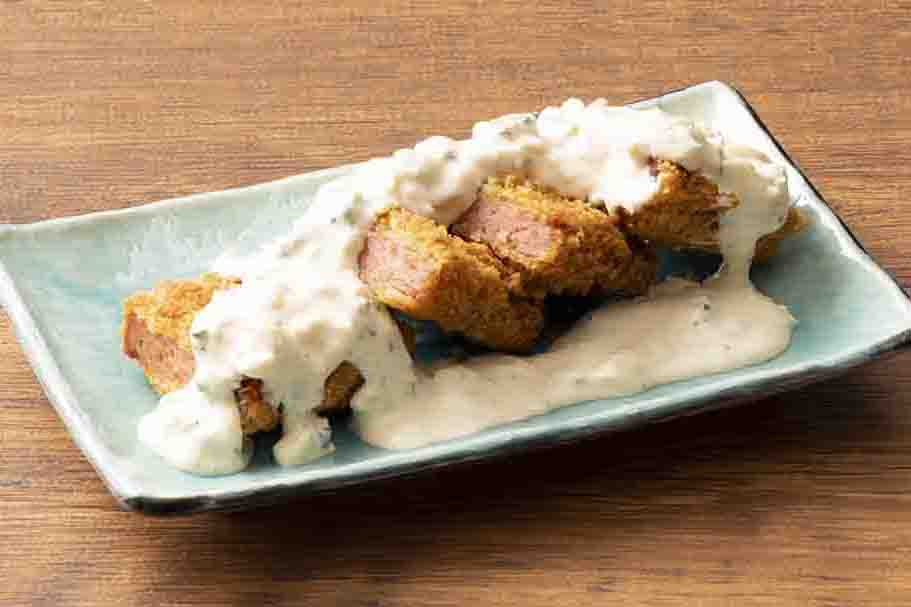 【期間限定】ビールもご飯も止まらない！サクサク衣と濃厚タルタル！「沖縄ハムカツ」（3月末まで）