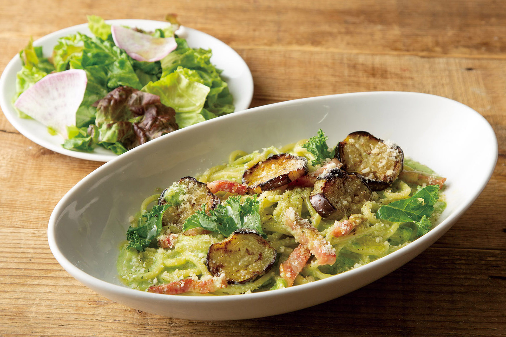 【NEW】新春の彩りを一皿に。「茄子とベーコンのバジルクリームパスタ」が新登場