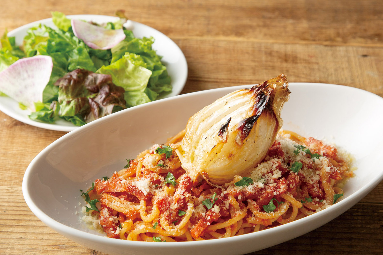 【NEW】旬の甘みがジュワっとあふれる。「新たまねぎのアマトリチャーナ」が登場