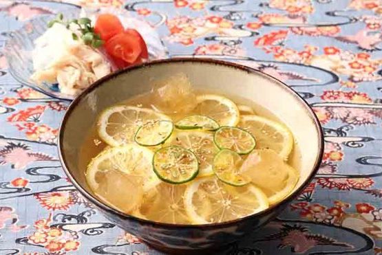 夏季限定のおすすめランチ「冷やしレモンそば」